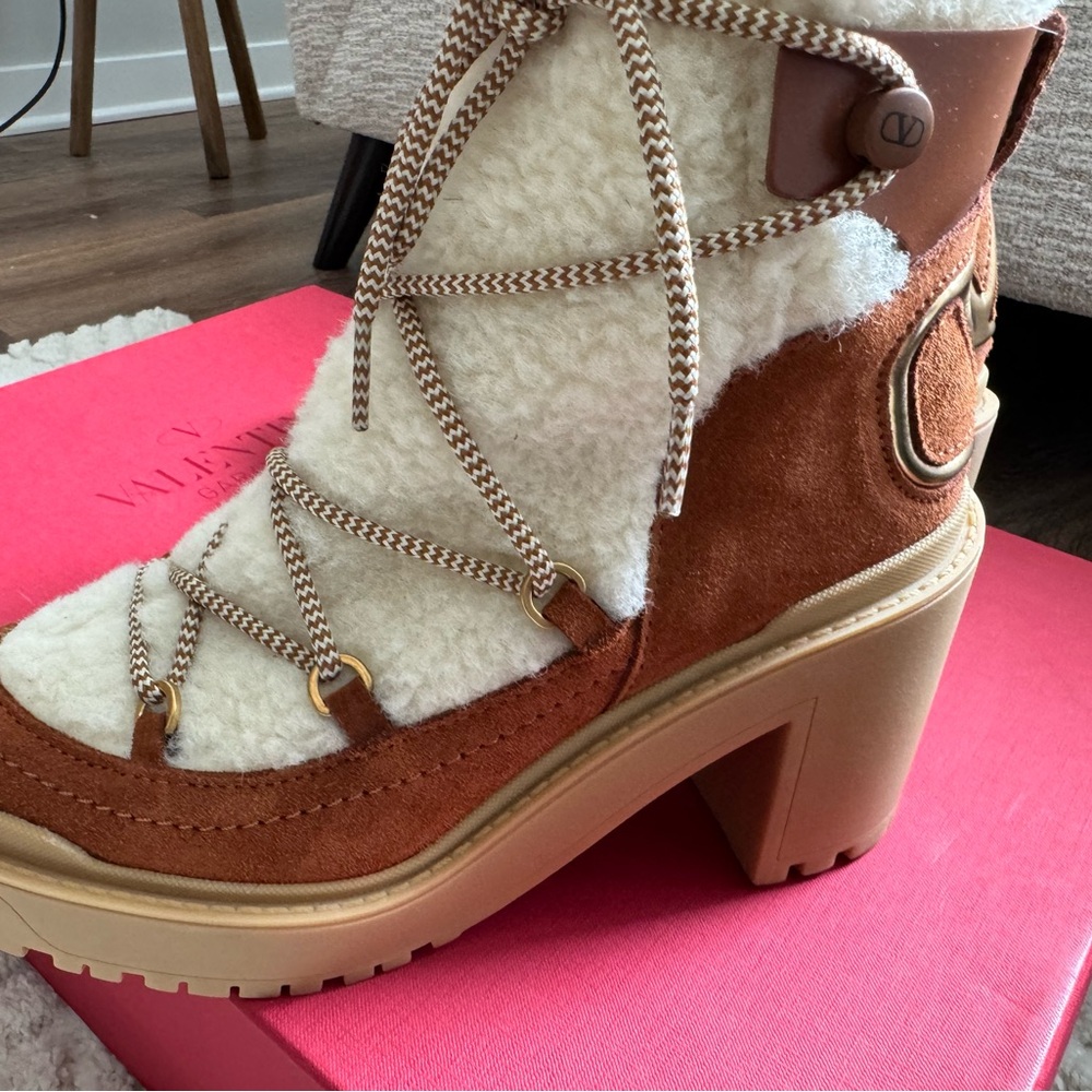 Authentic Valentino Suede Lace Up Boots Size:9